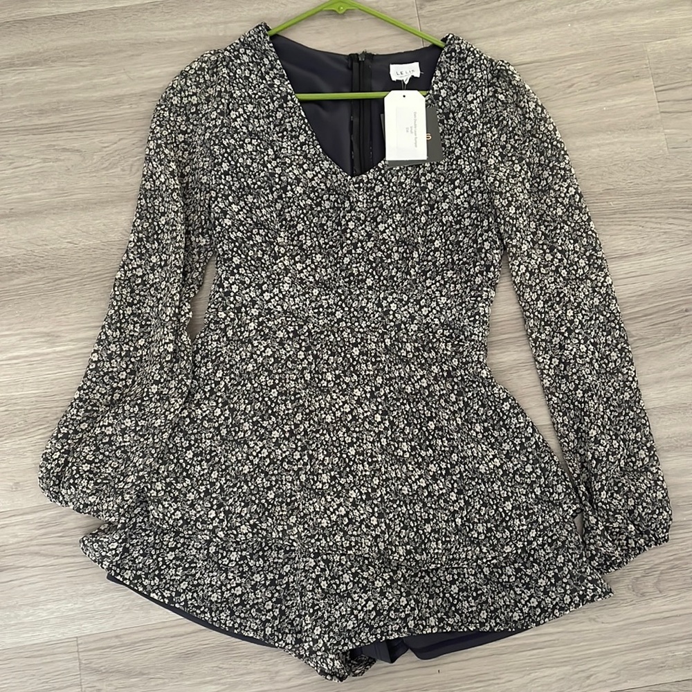 Lelis boutique long sleeve romper